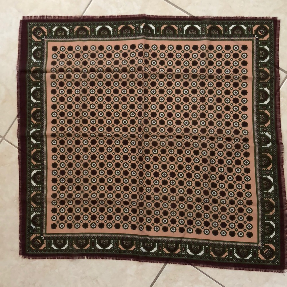 Vintage Hand Painted 100% Wool 🧣 Scarf 🧣